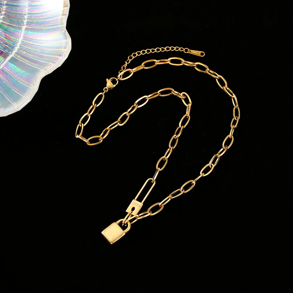 Veloura Lock Pendant Chain – Gold-Tone Stainless Steel Design