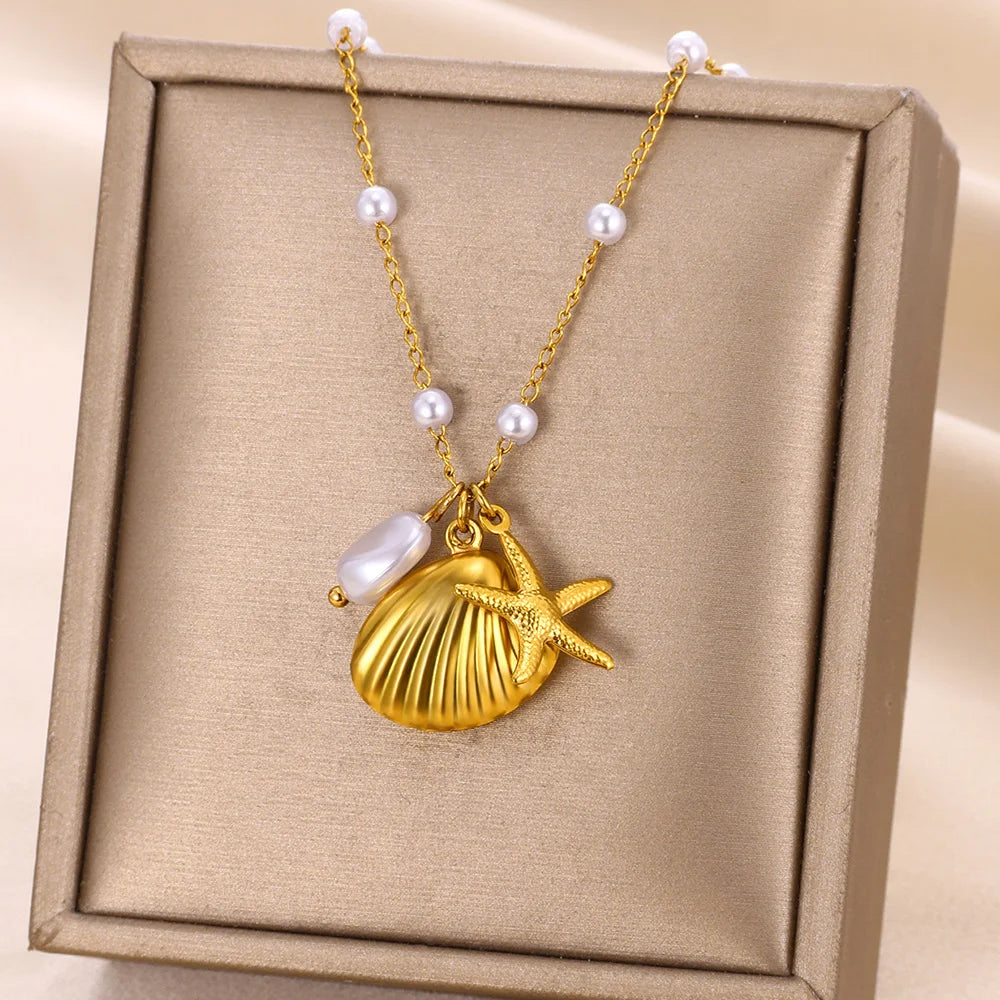 Veloura Oceana Pendant Necklace – Conch Shell Starfish Design