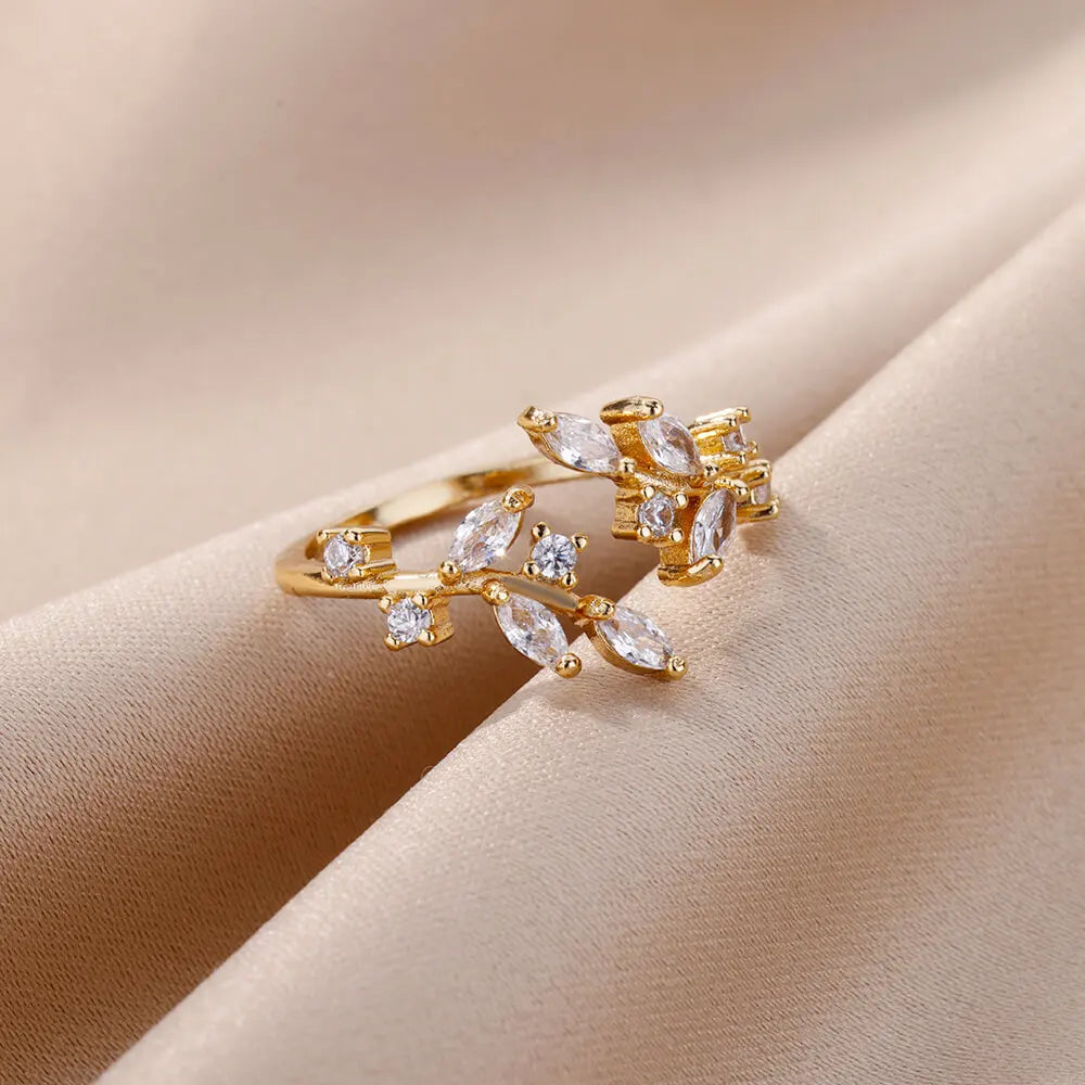 Veloura Arbor Zircon Ring – Gold Color & Tree Branch Leaf Design