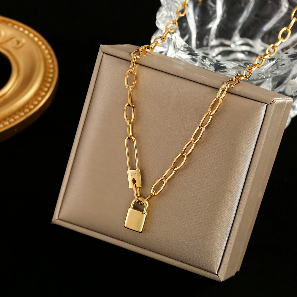 Veloura Lock Pendant Chain – Gold-Tone Stainless Steel Design