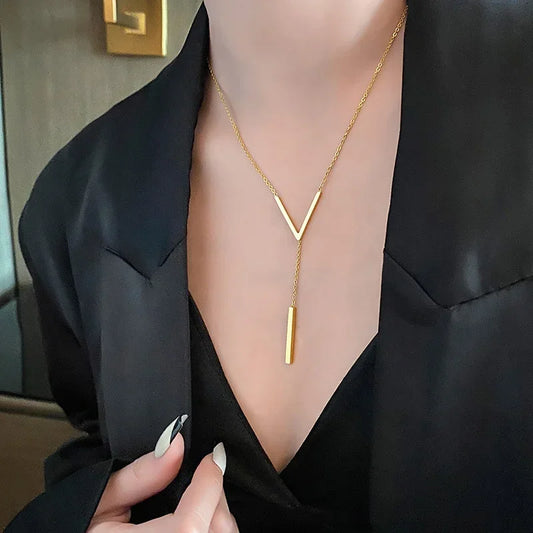 Veloura Vesper Necklace –  Vertical Bar Pendant