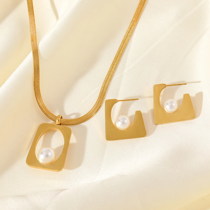 Veloura Pearl Geometrics Set – Stainless Steel & Gold-Tone Design