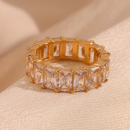 Veloura Lumière Ring – Gold-Plated & Shiny Square Zircon Design