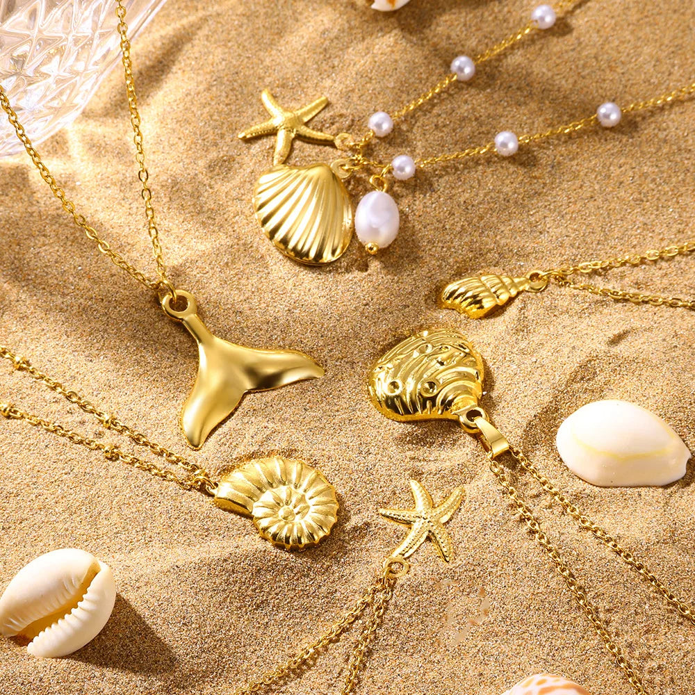 Veloura Oceana Pendant Necklace – Conch Shell Starfish Design