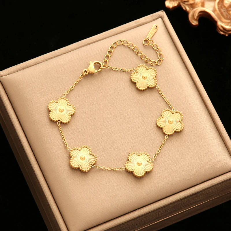 Veloura Golden Blossom Clover Jewelry Set – Stainless Steel Elegance