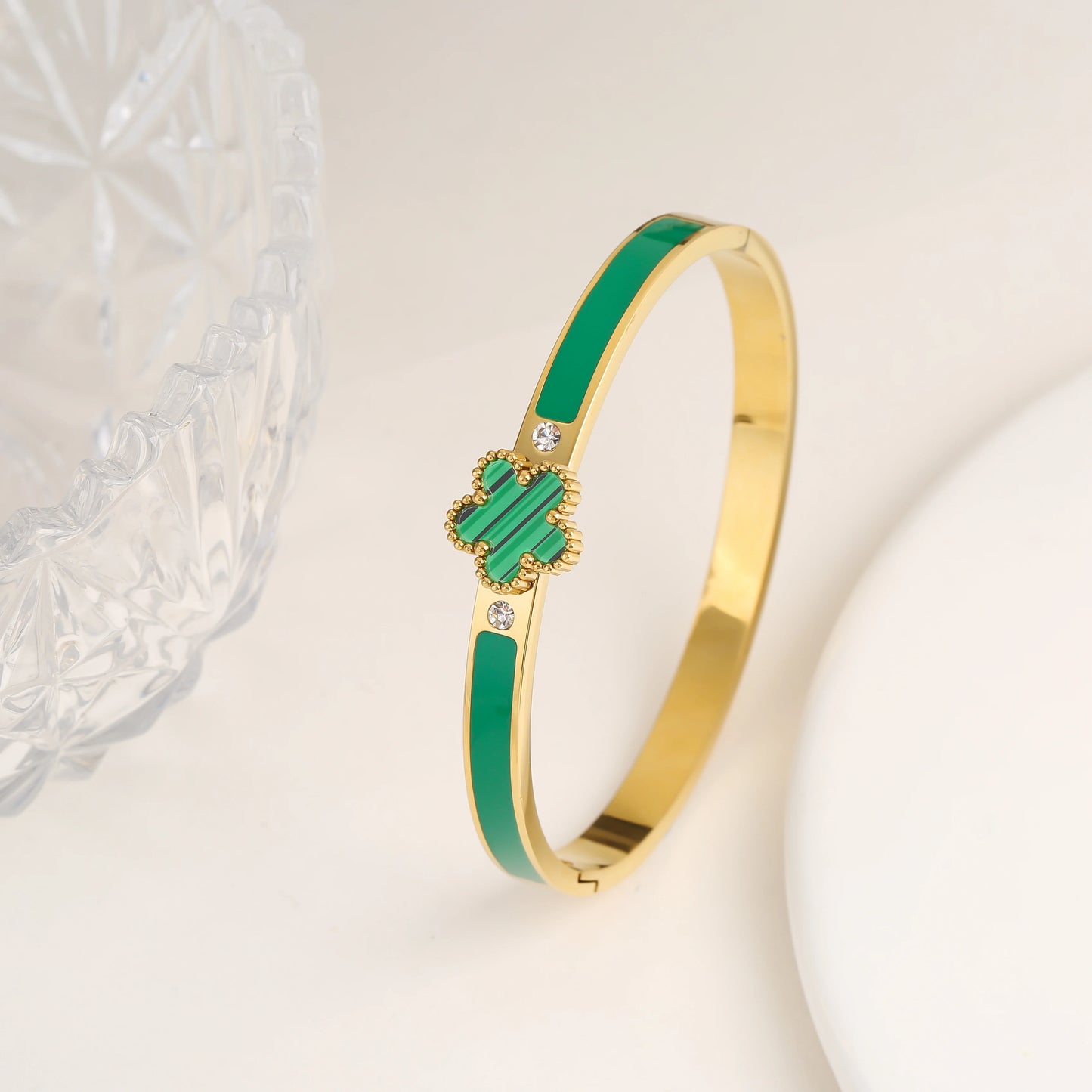 Veloura Five-Leaf Flower Open Bangle