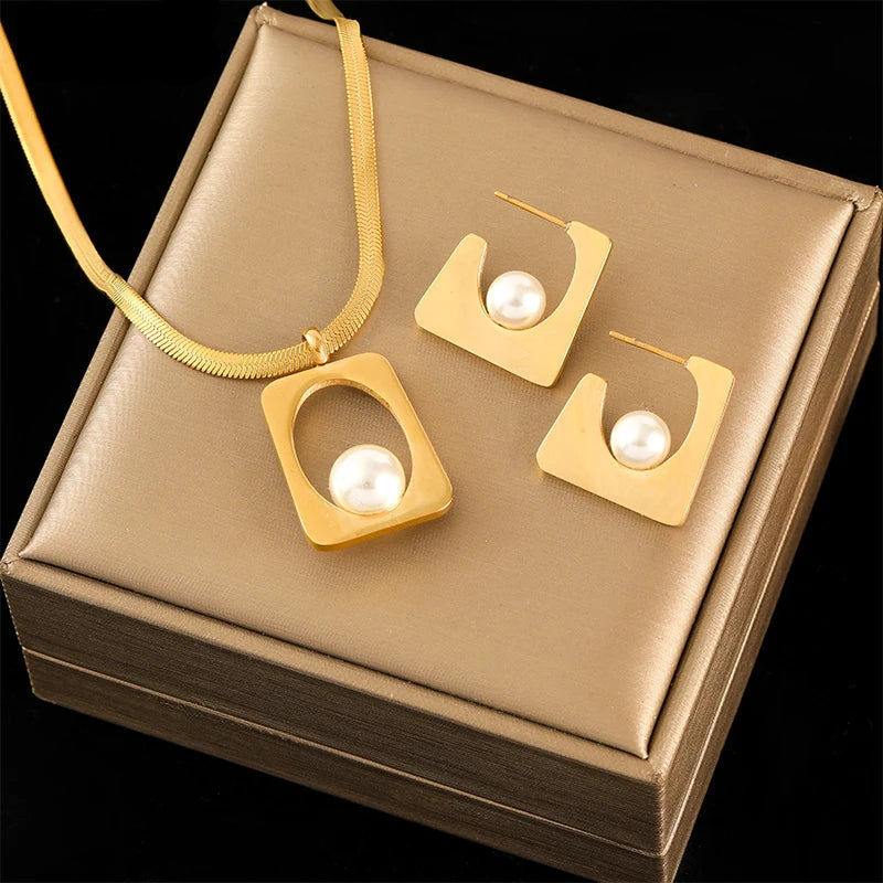 Veloura Pearl Geometrics Set – Stainless Steel & Gold-Tone Design