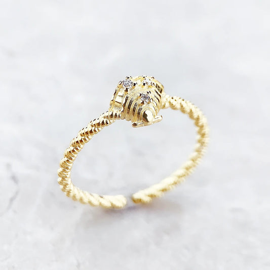 Veloura Nautica Shell Ring – Gold-Tone Rope Design