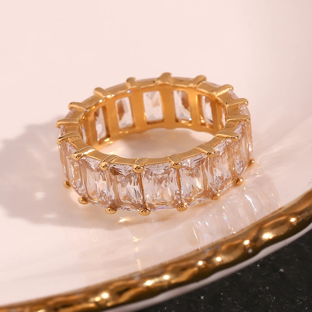 Veloura Lumière Ring – Gold-Plated & Shiny Square Zircon Design