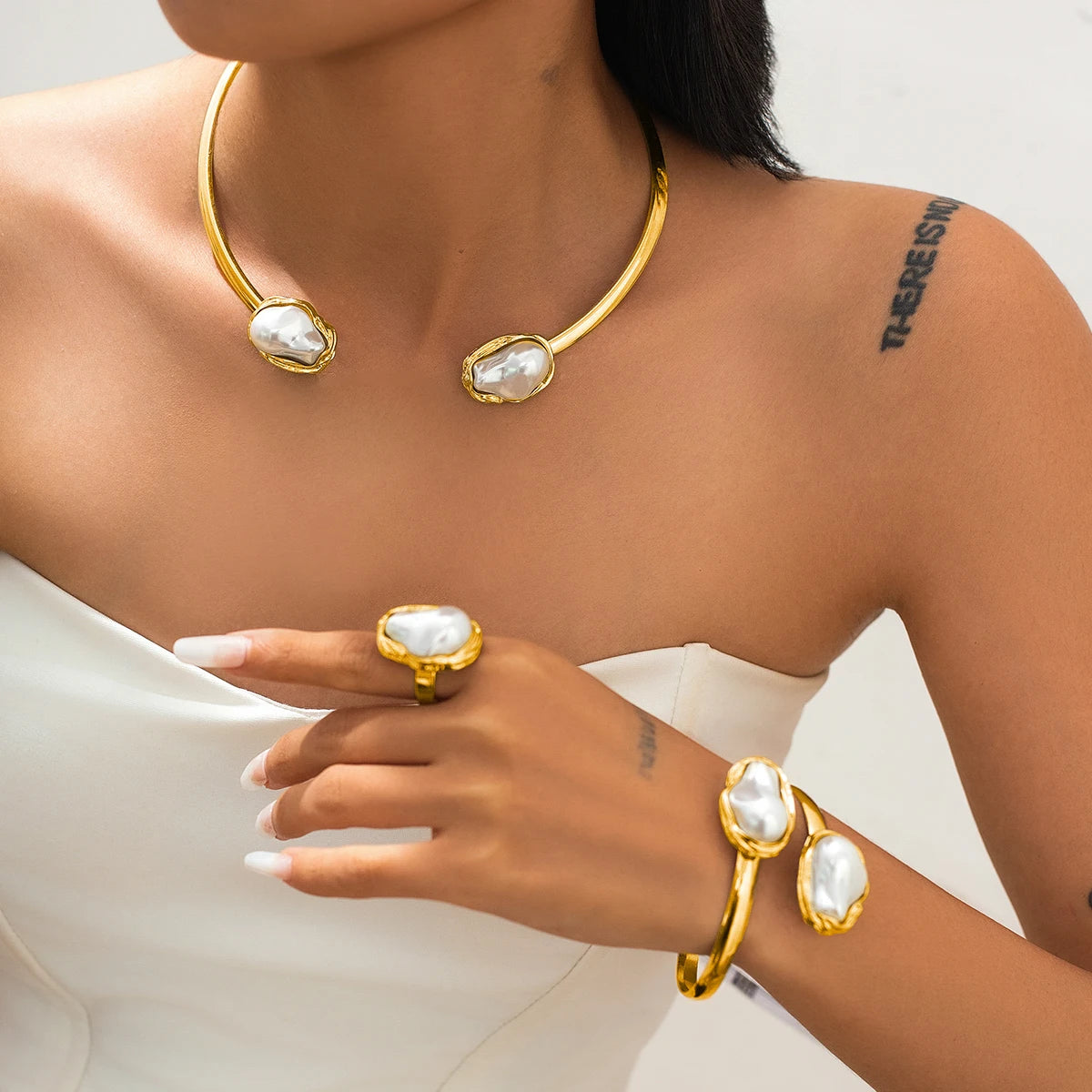 Veloura Baroque Pearl Choker & Bangle Set