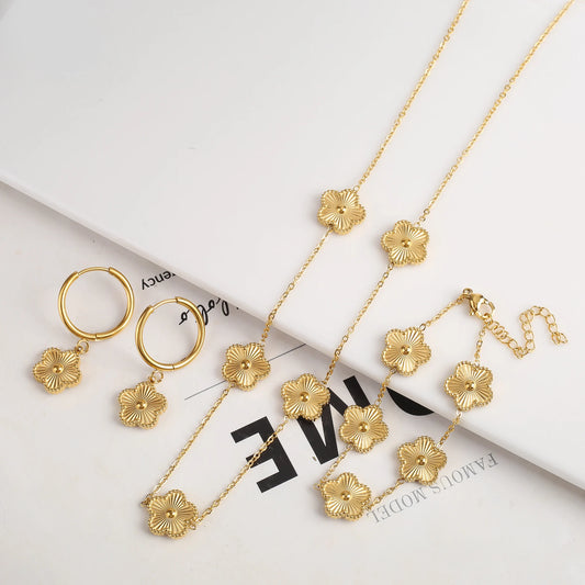 Veloura Plum Blossom Set - Gold-Plated Stainless Steel