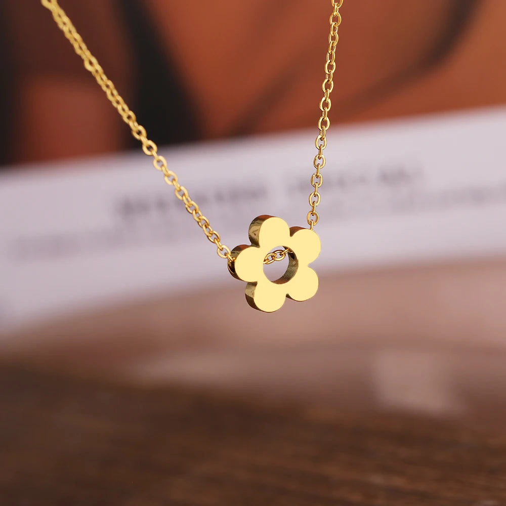 Veloura Bloom Pendant Necklace – Stainless Steel Flower Design