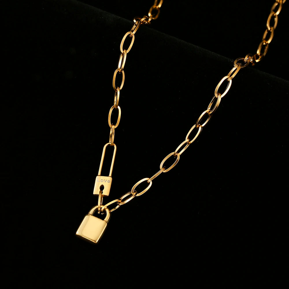 Veloura Lock Pendant Chain – Gold-Tone Stainless Steel Design