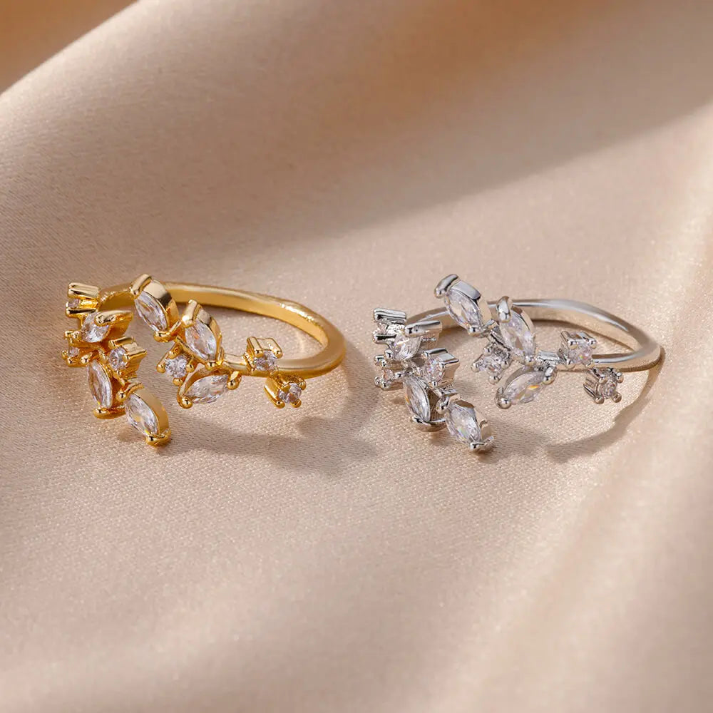 Veloura Arbor Zircon Ring – Gold Color & Tree Branch Leaf Design