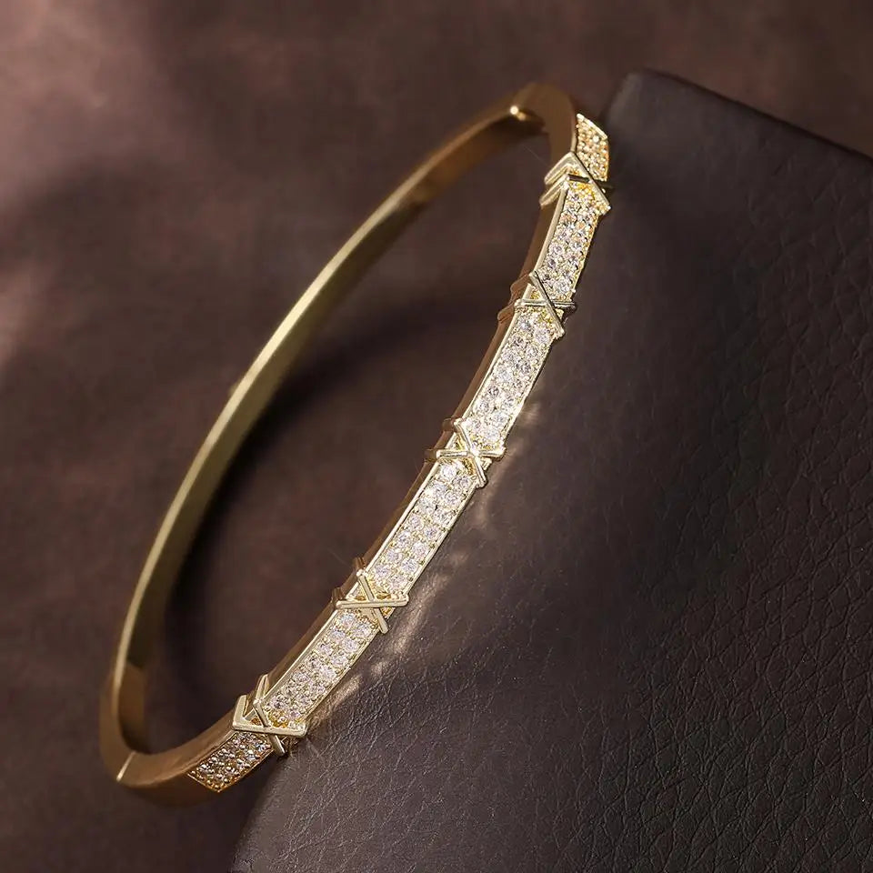 Veloura Crystal Nail Bracelet - Luxe Alloy & Zircon