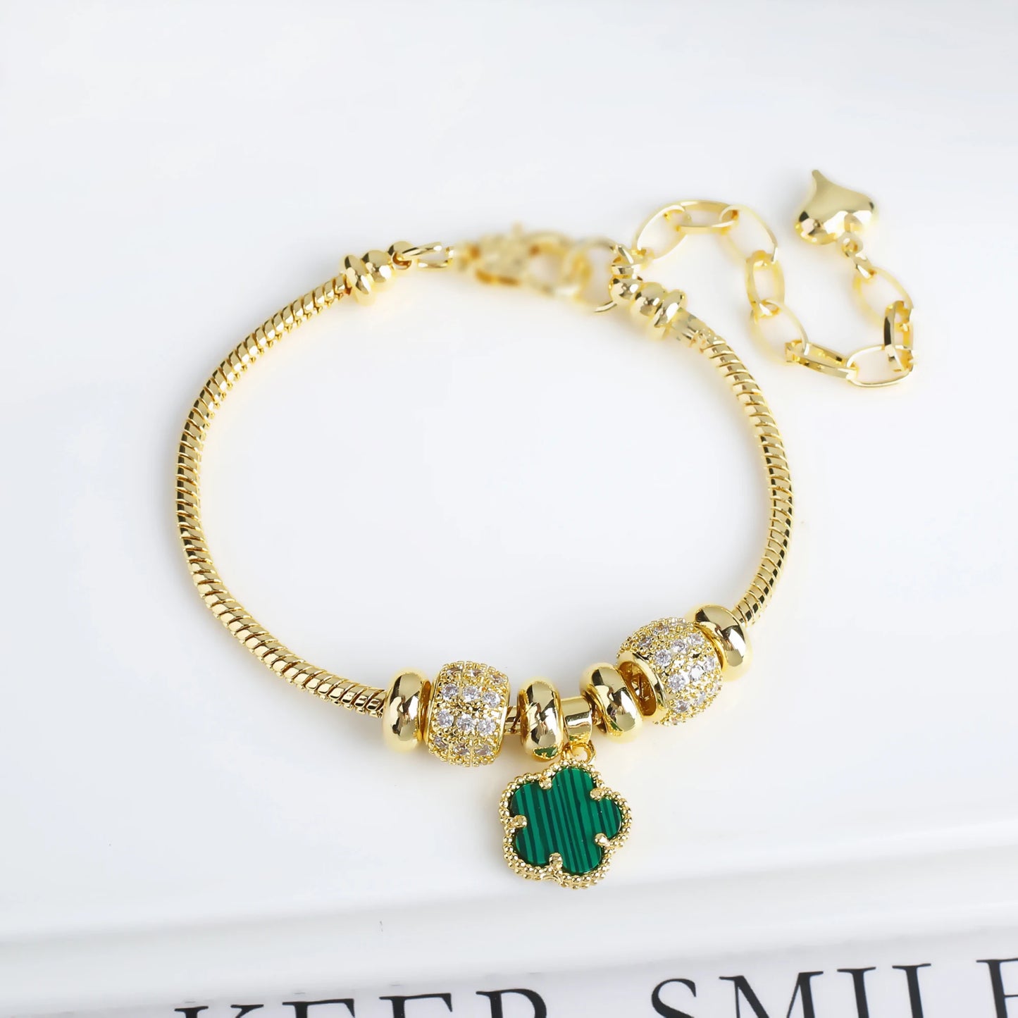 Veloura Five-Leaf Grass Bracelet