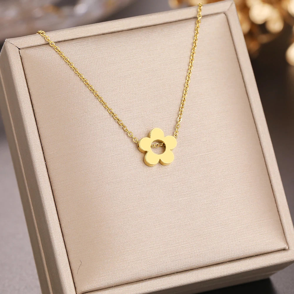 Veloura Bloom Pendant Necklace – Stainless Steel Flower Design