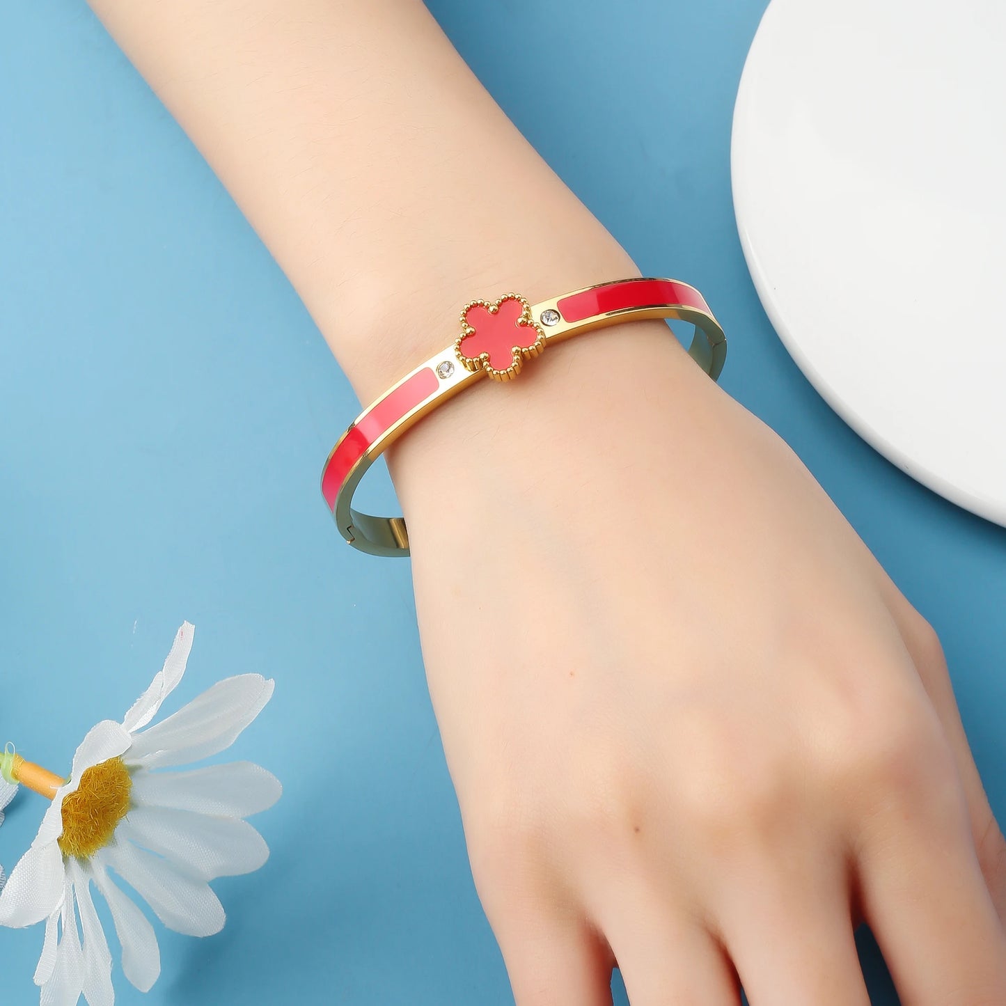 Veloura Five-Leaf Flower Open Bangle