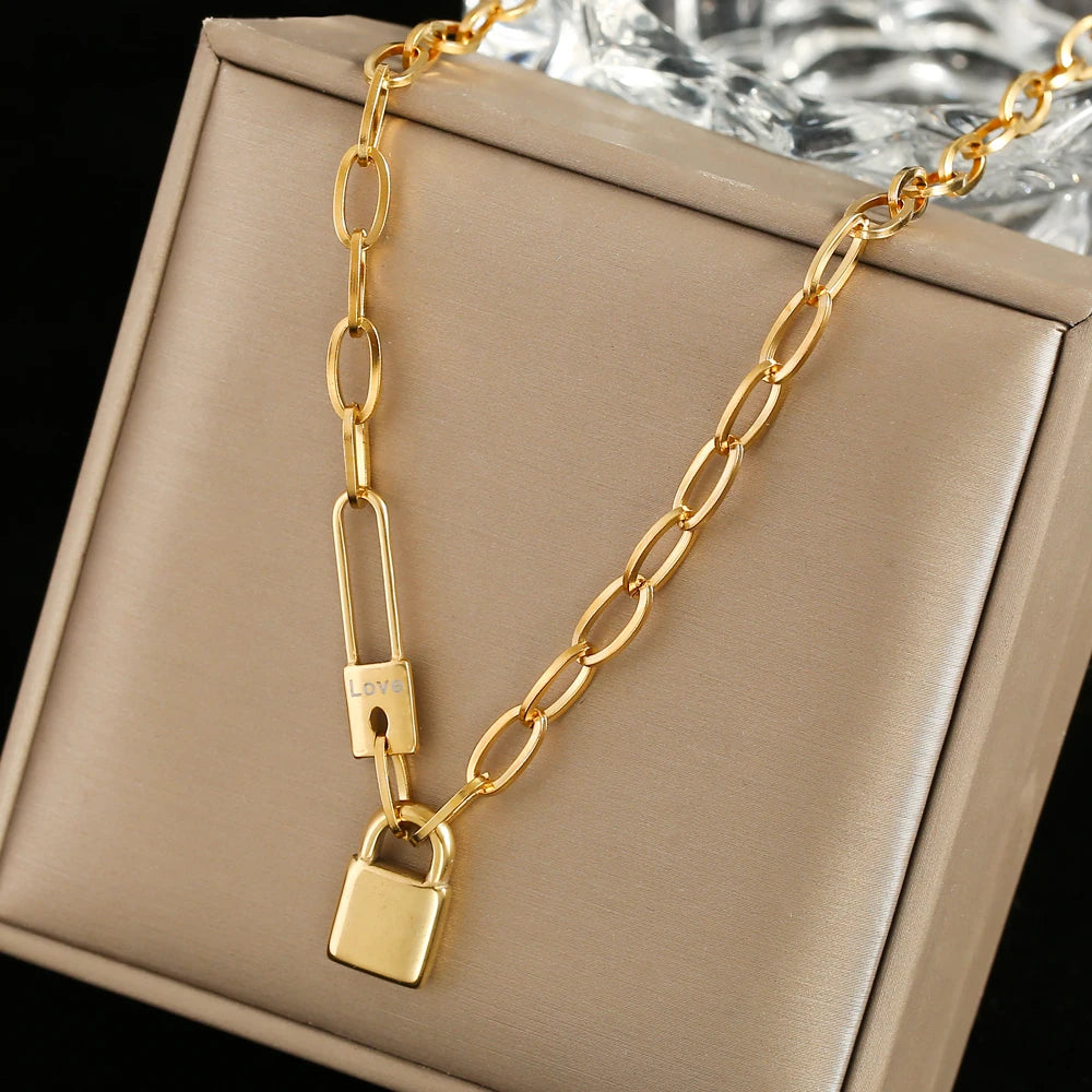 Veloura Lock Pendant Chain – Gold-Tone Stainless Steel Design