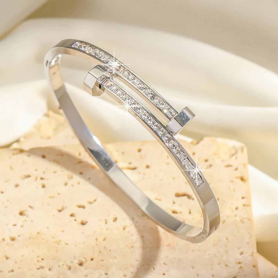 Veloura Crystal Nail Bracelet - Luxe Alloy & Zircon